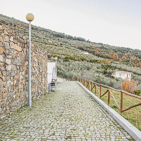 Awesome Apartment In Freixo De Espada C アパート *
